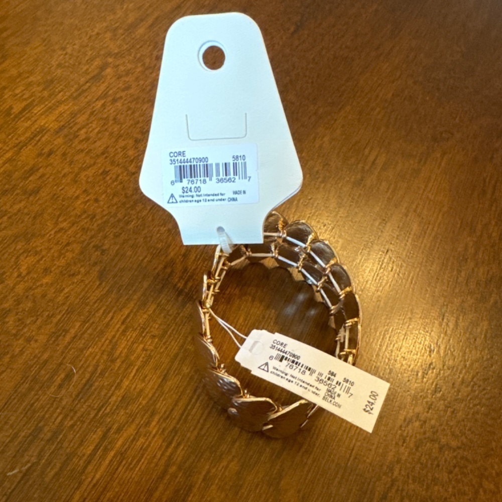 New Directions Gold Tone Metal Fashion Bracelet Stretch‎ Hammered Polish New WT - Picture 2 of 3